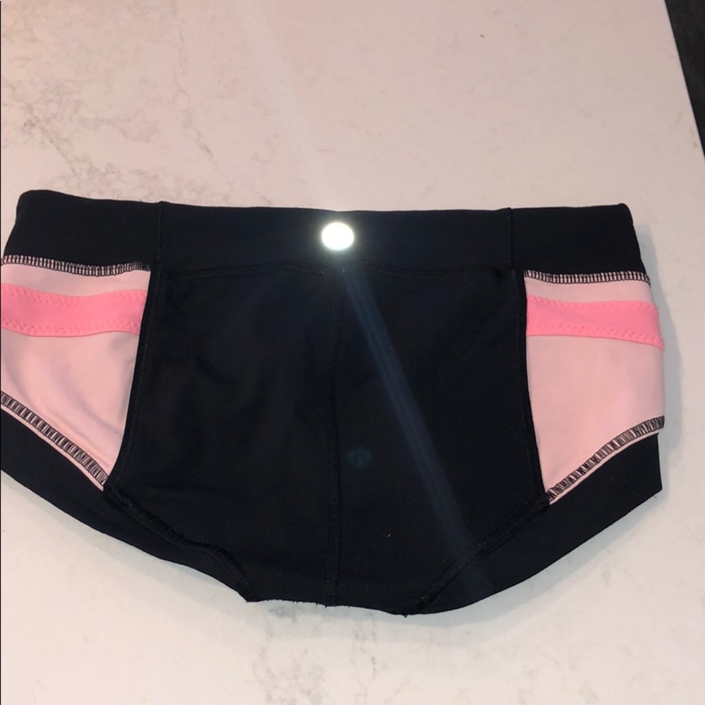 Lululemon running underwear size medium